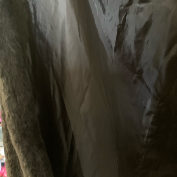 Luxurious Black Teddy Jacket - Picture 4 of 4